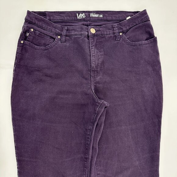 Lee Classic Fit Straight Leg Women's size 14P Dark Wash Purple Denim Jeans - Picture 2 of 5